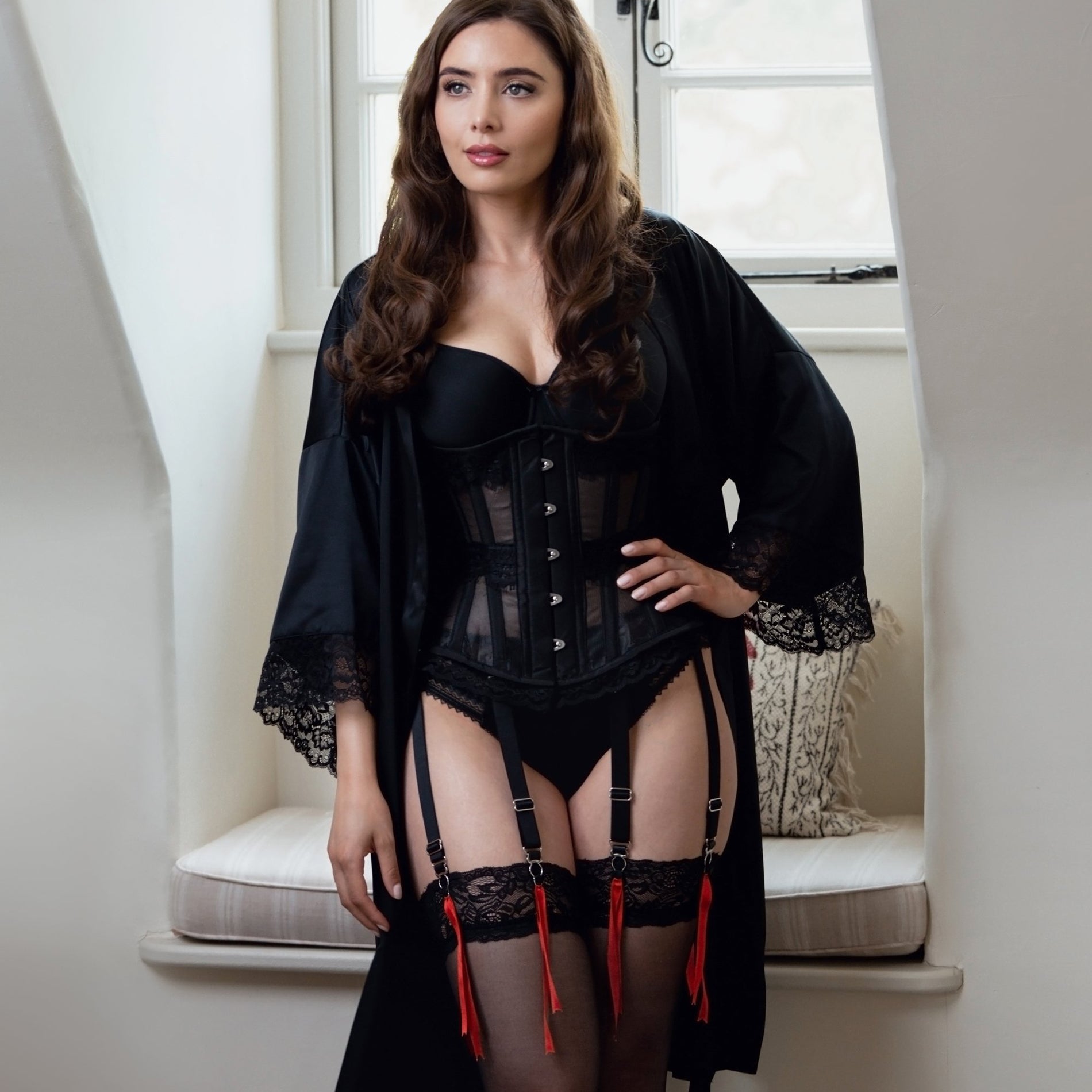 The Full Guide to Attaching Suspender Clips to your Corset